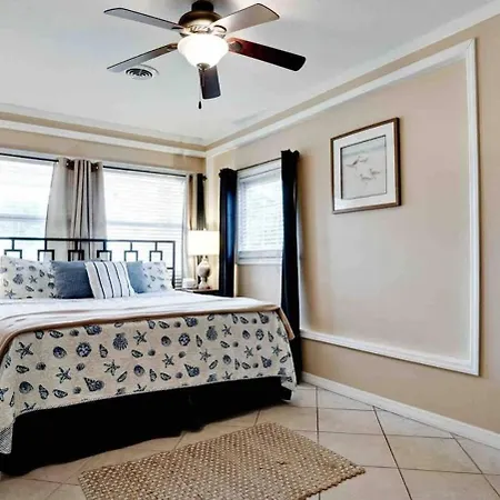 Great Shape After Milton-Pool Home Wows! Po Venice Exterior photo